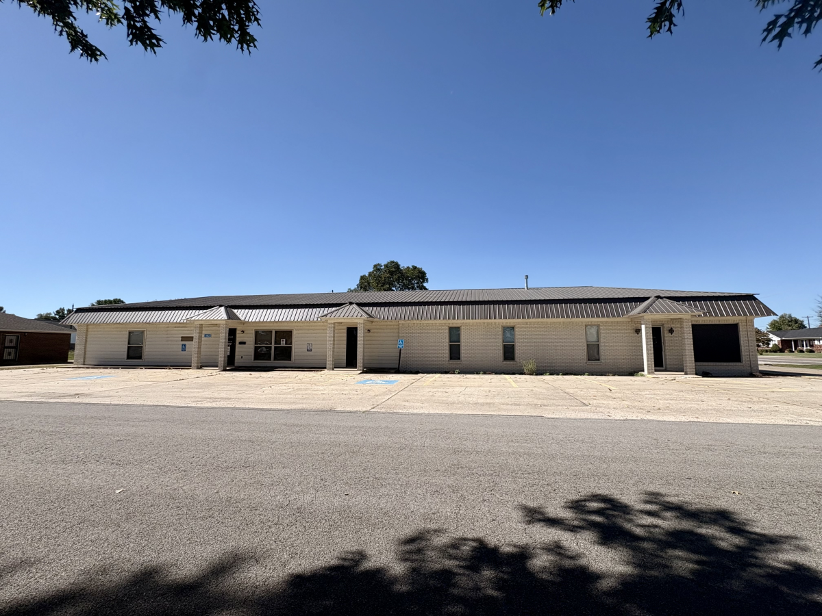Commercial for sale – 100  Larkspur Lane  Walnut Ridge, AR