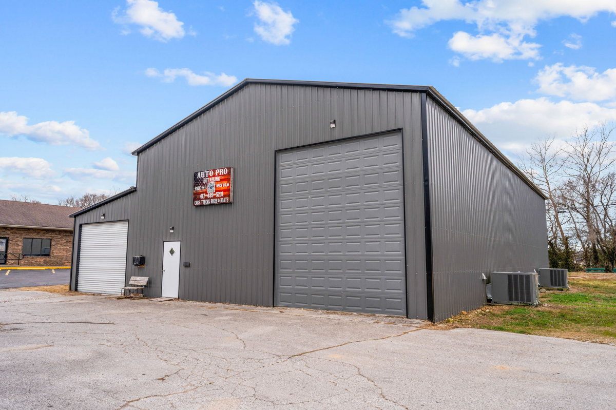 Commercial for sale – 474  State Highway 76   Cassville, MO