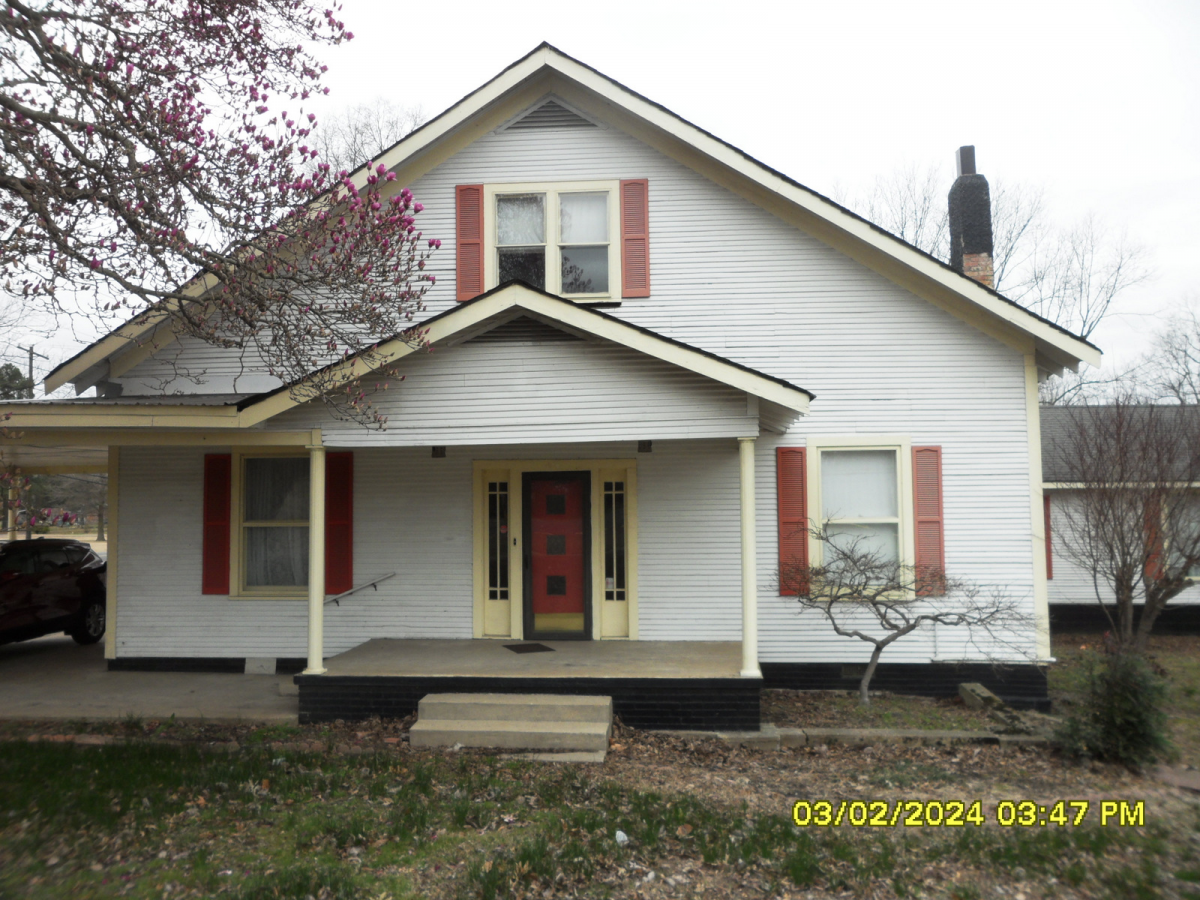 Residential for sale – 402 South Hwy 367 S Highway  Tuckerman, AR