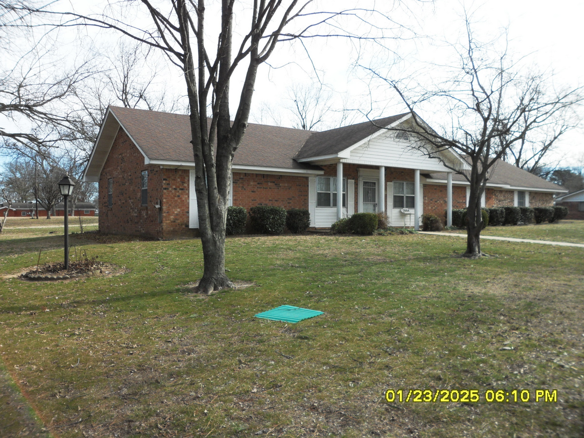 Residential for sale – 2004 North Hwy 367   Newport, AR