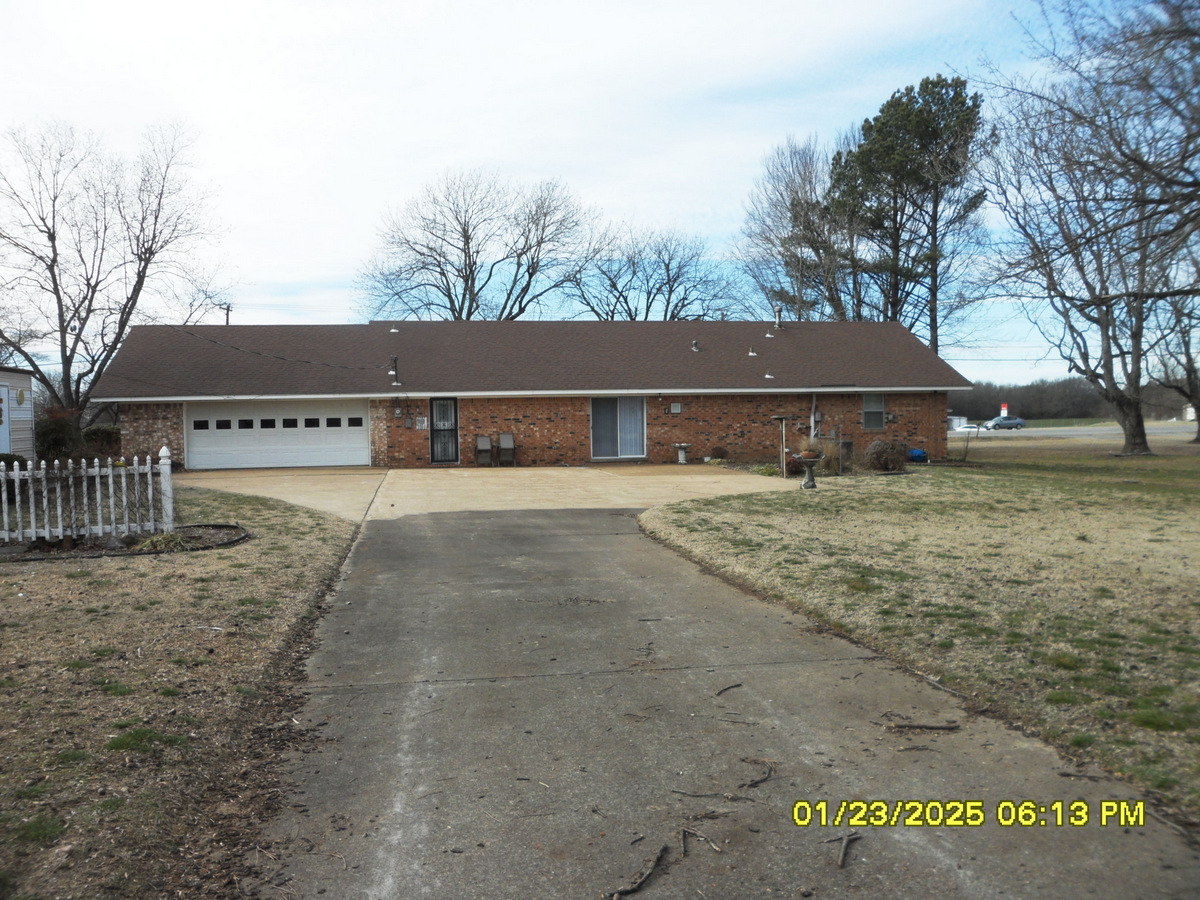 Residential for sale – 2004 North Hwy 367   Newport, AR