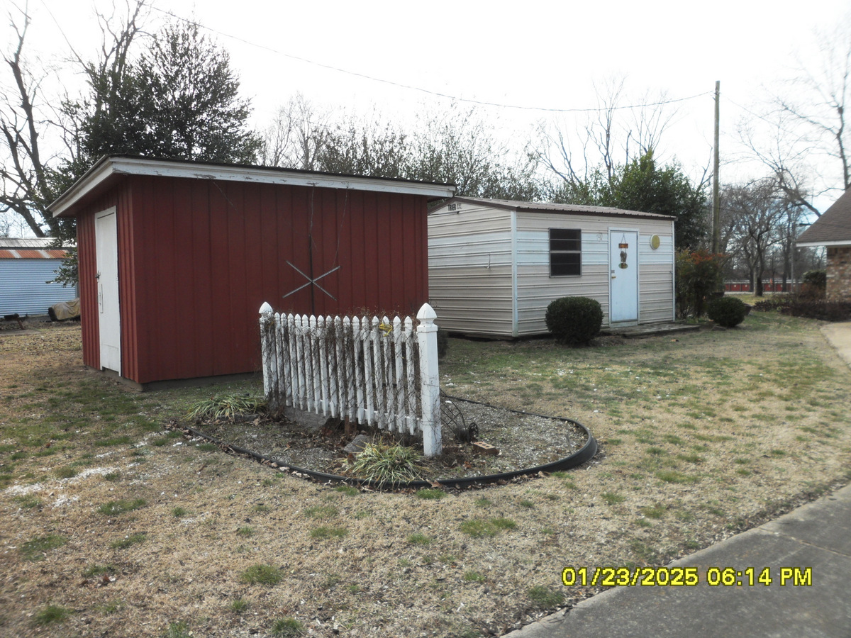 Residential for sale – 2004 North Hwy 367   Newport, AR