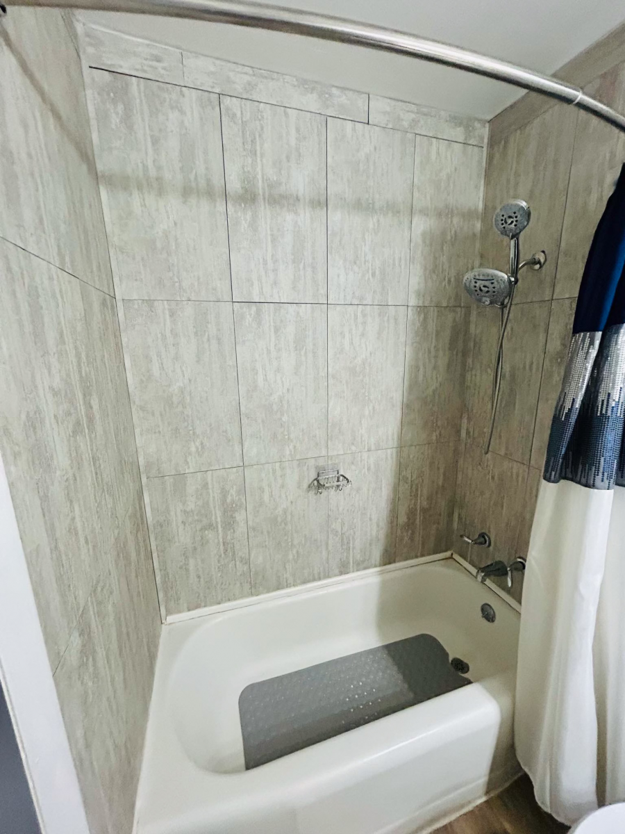 Residential for sale – 81 East Lakeshore Drive  Cherokee Village, AR