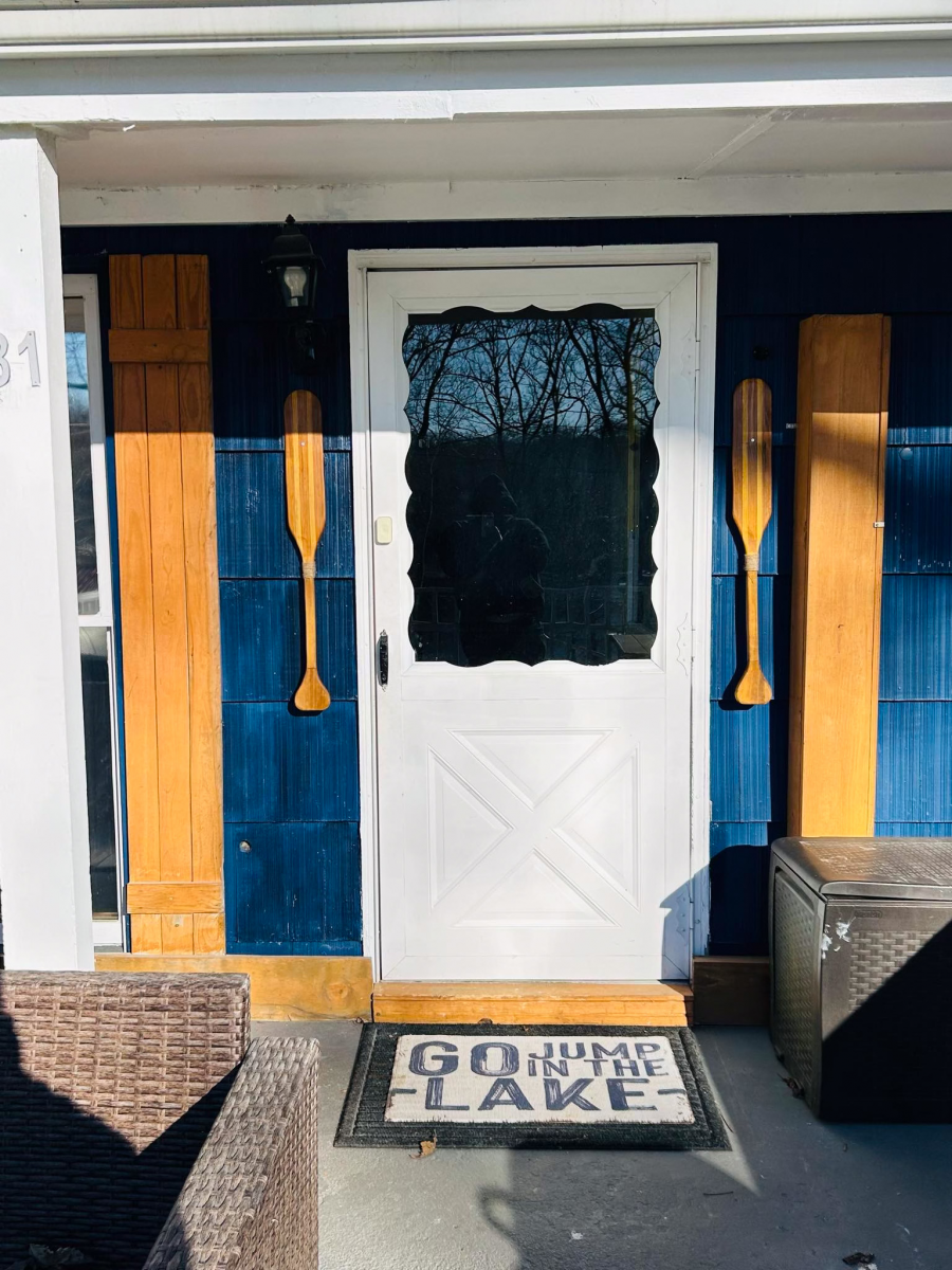 Residential for sale – 81 East Lakeshore Drive  Cherokee Village, AR