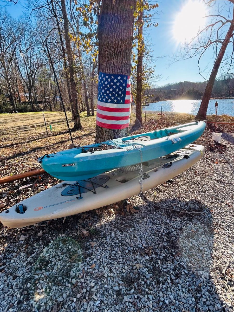 Residential for sale – 81 East Lakeshore Drive  Cherokee Village, AR