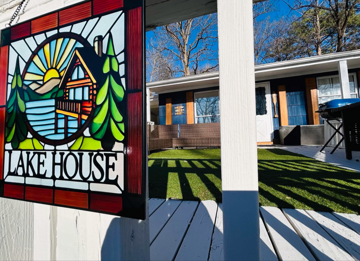 Residential for sale – 81 East Lakeshore Drive  Cherokee Village, AR