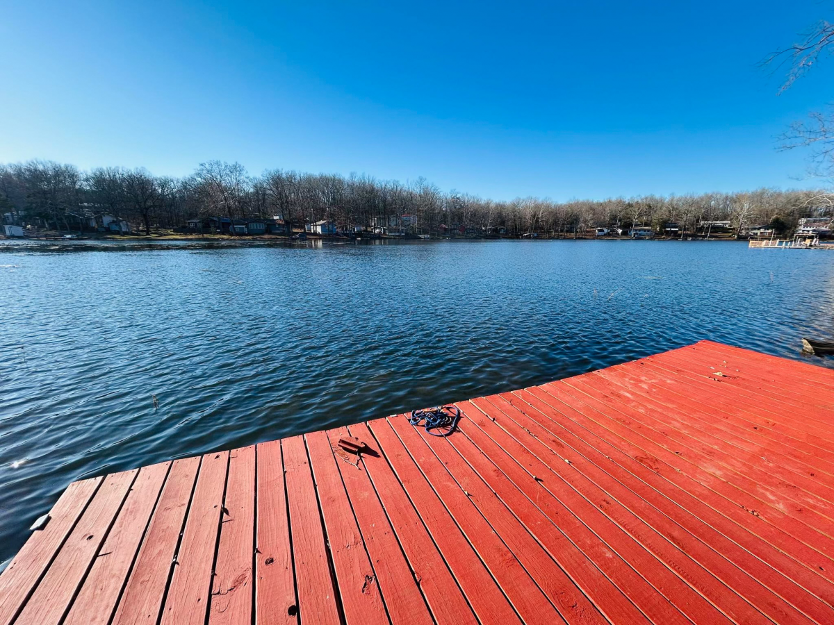 Residential for sale – 81 East Lakeshore Drive  Cherokee Village, AR