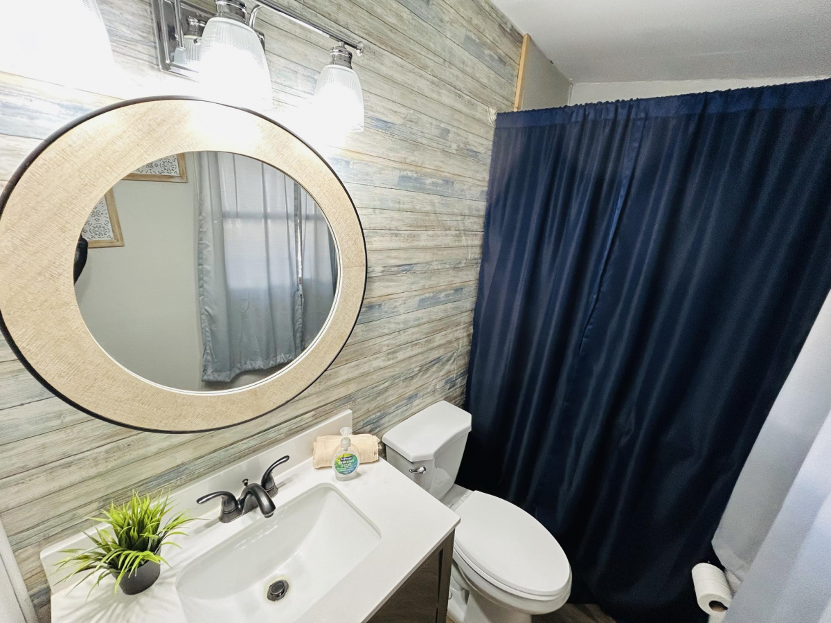 Residential for sale – 81 East Lakeshore Drive  Cherokee Village, AR