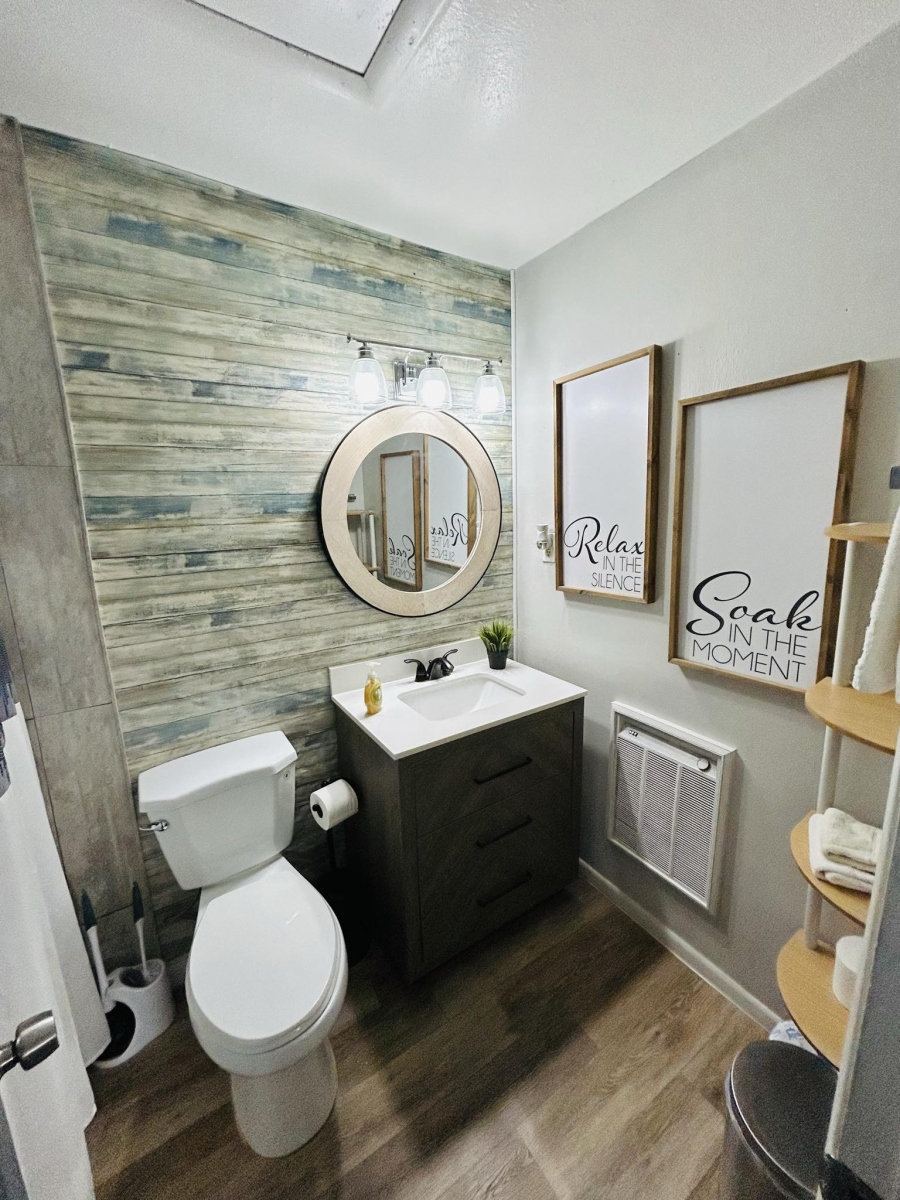 Residential for sale – 81 East Lakeshore Drive  Cherokee Village, AR