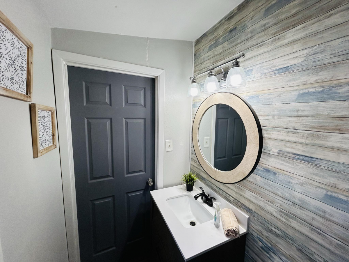 Residential for sale – 81 East Lakeshore Drive  Cherokee Village, AR