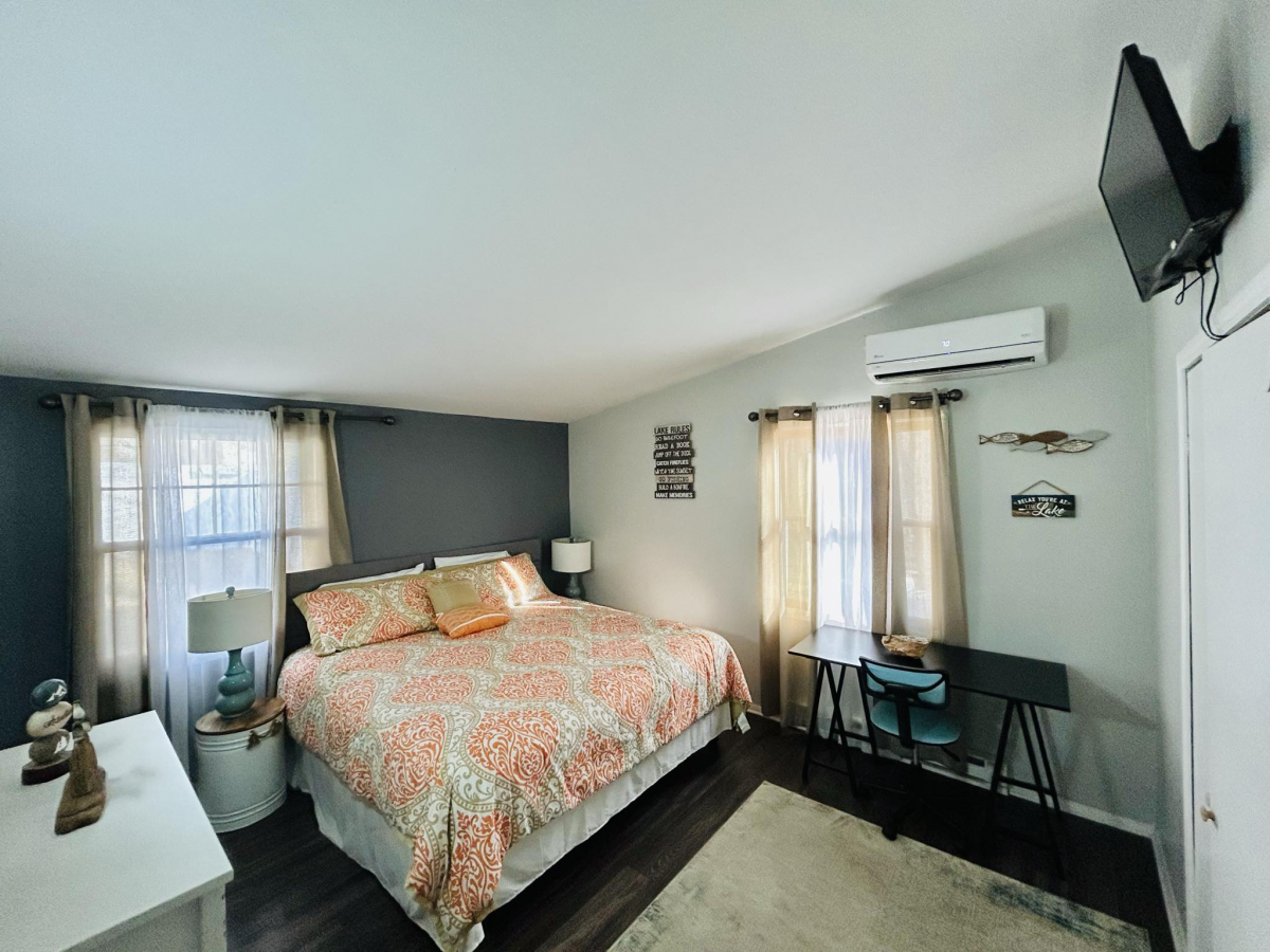 Residential for sale – 81 East Lakeshore Drive  Cherokee Village, AR