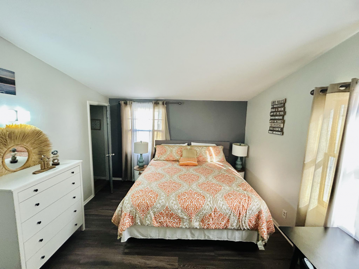 Residential for sale – 81 East Lakeshore Drive  Cherokee Village, AR