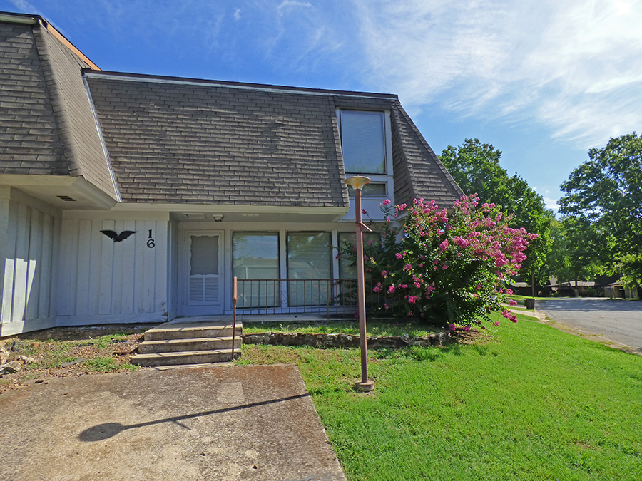 Residential for sale – 16  Annette Road  Cherokee Village, AR