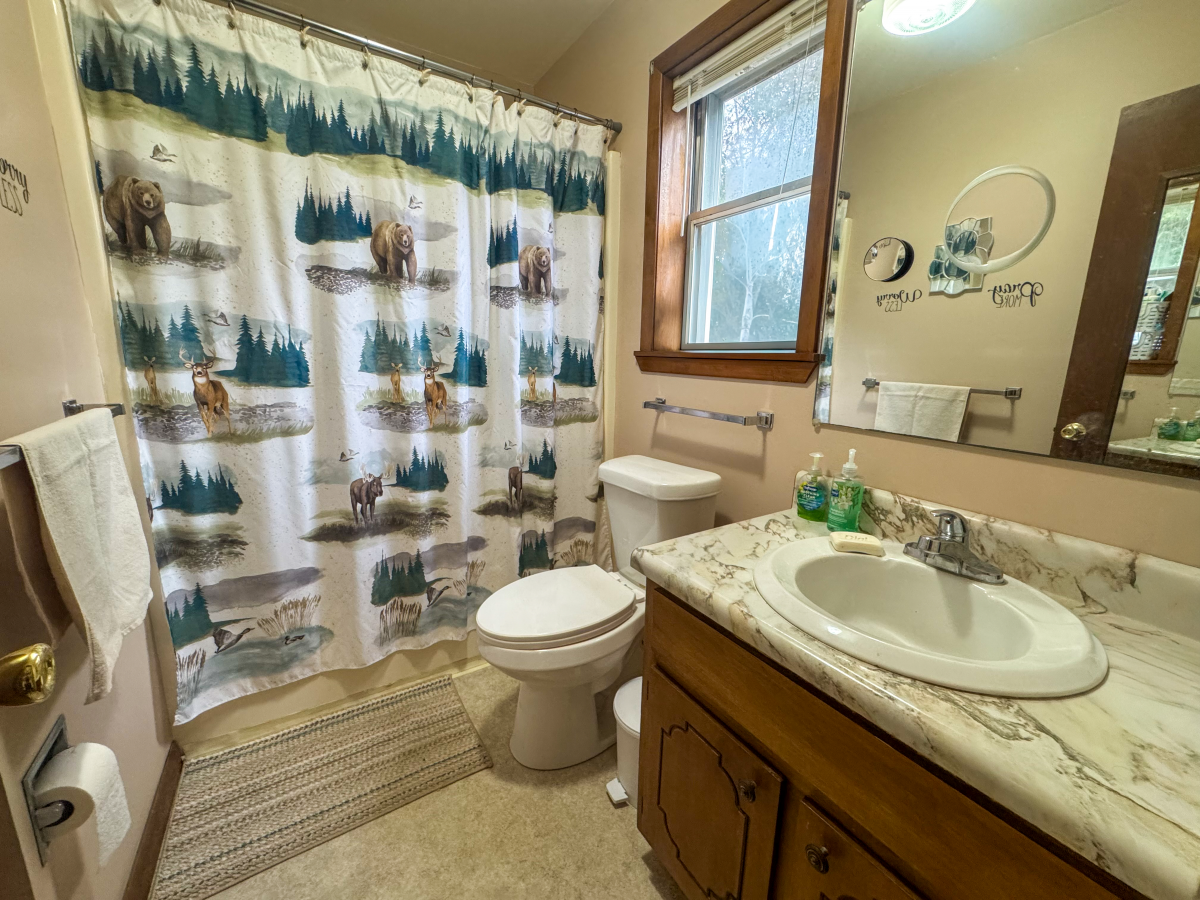 Residential for sale – 4  Menominee Drive  Cherokee Village, AR