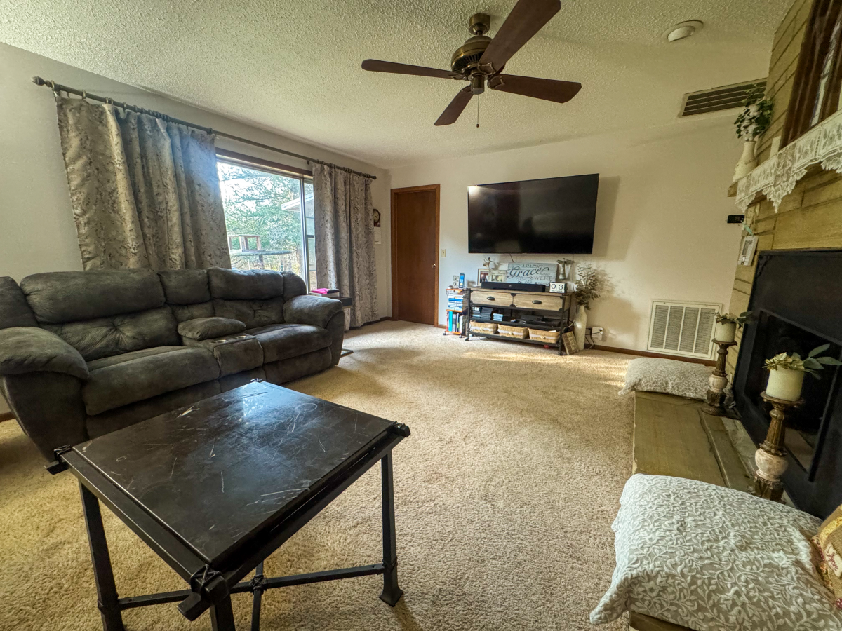 Residential for sale – 4  Menominee Drive  Cherokee Village, AR