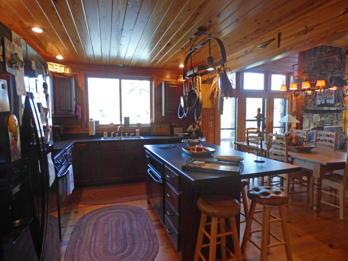 Residential for sale – 235  Waterside Road  Cherokee Village, AR